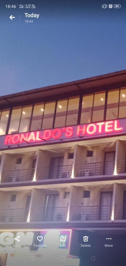 Hotel Ronaldos Old Goa Panaji Zewnętrze zdjęcie